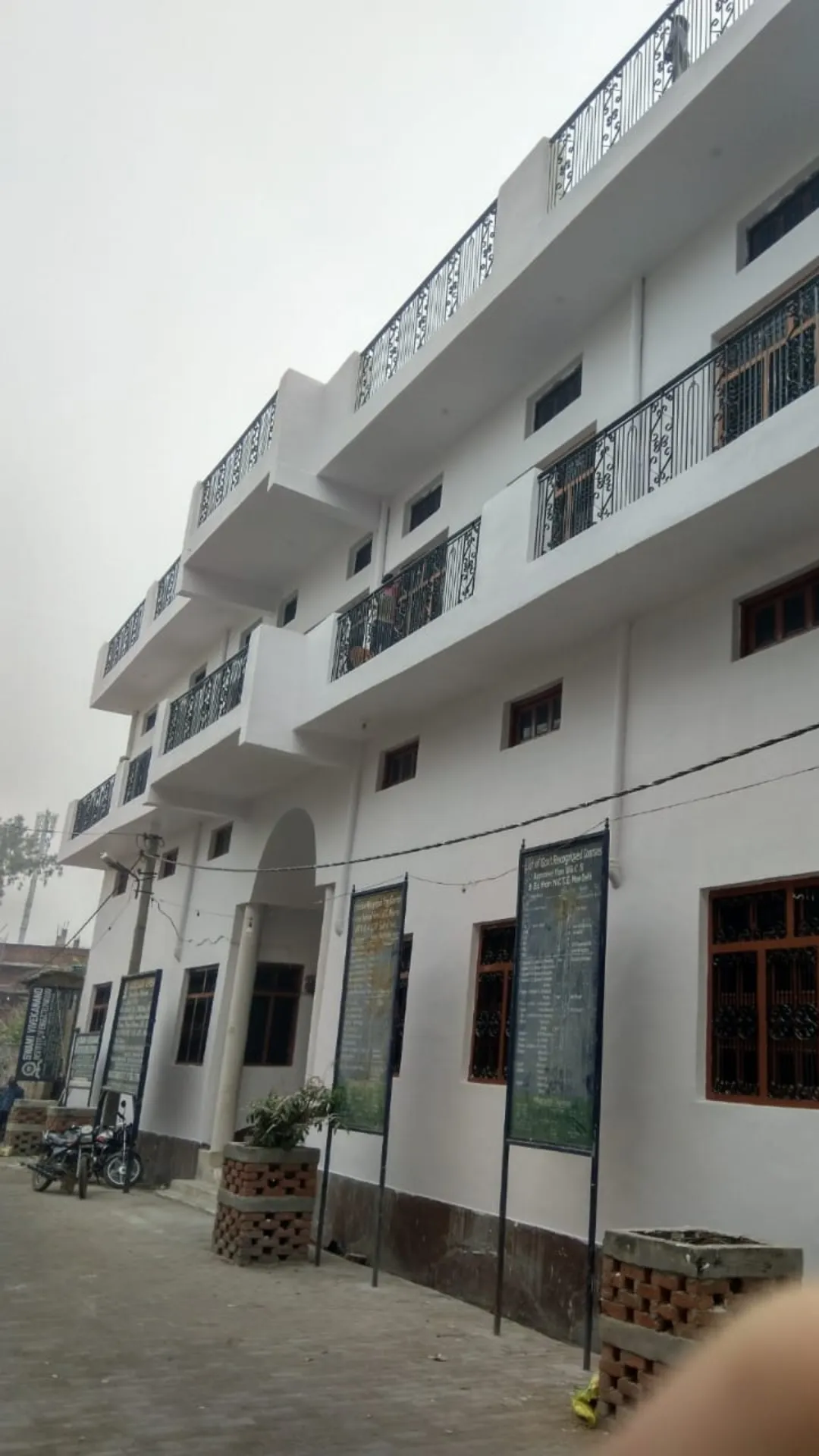 sviet-building-front